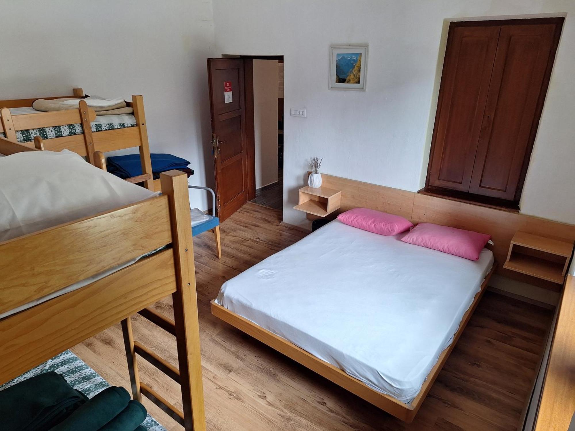 Dom Klementa Juga Hotel Lepena Bagian luar foto